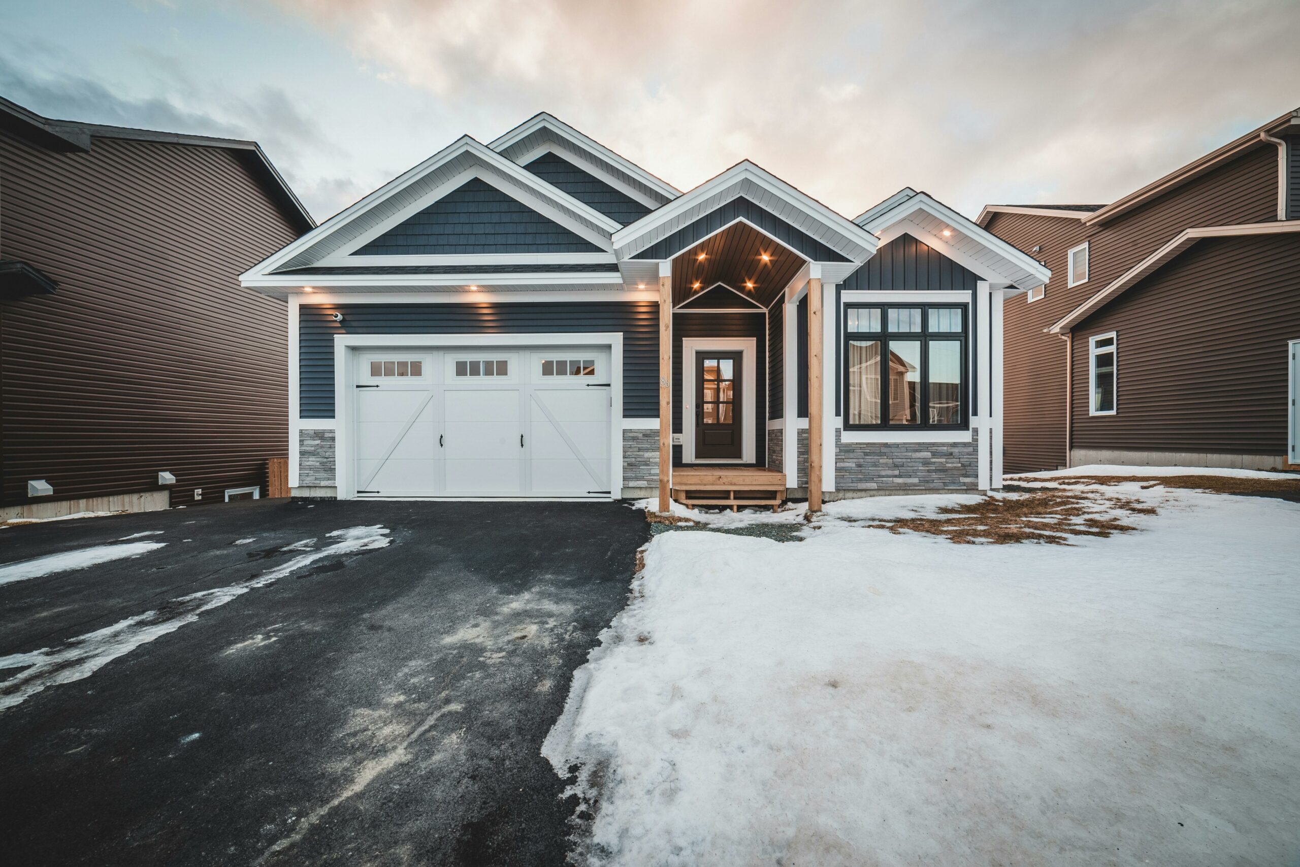 Préparer ses portes de garage résidentielles pour l’hiver québécois