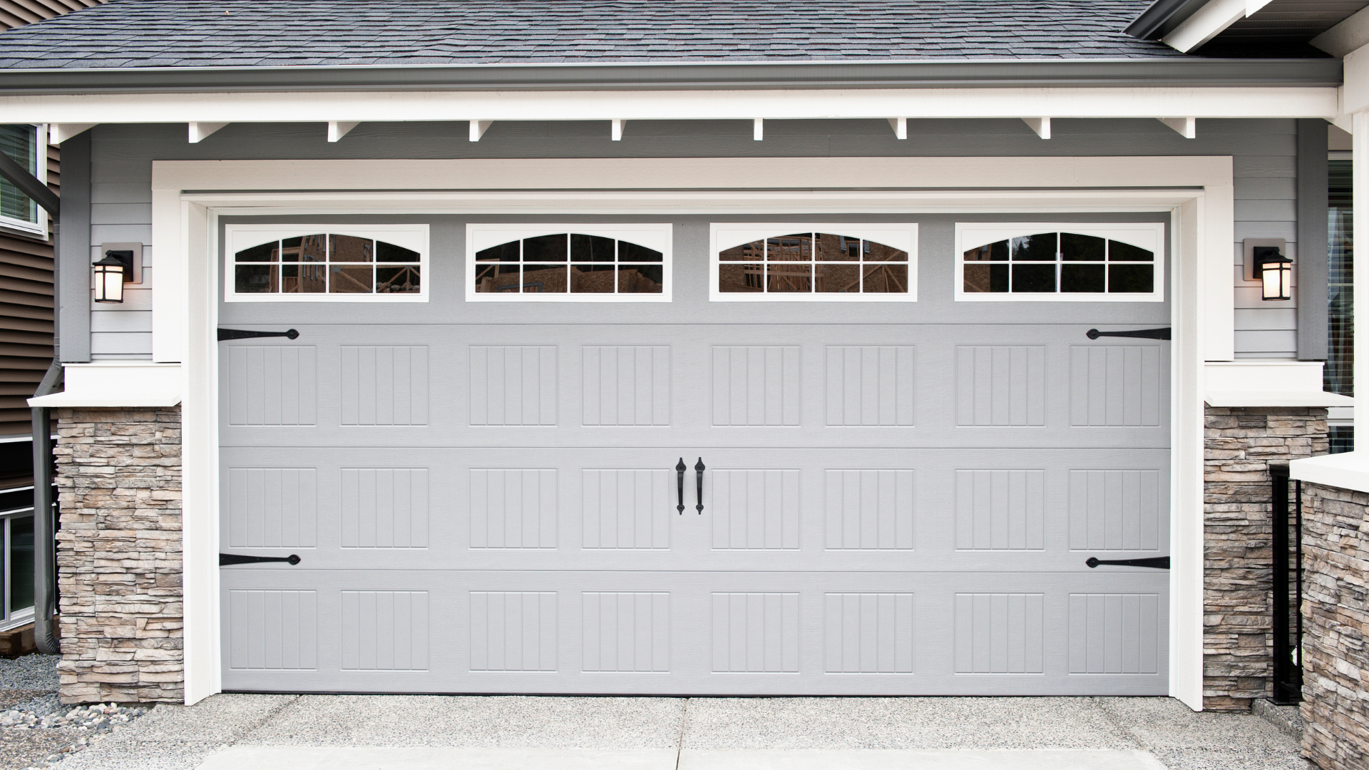Portes de garage durables : Comment choisir le meilleur matériau